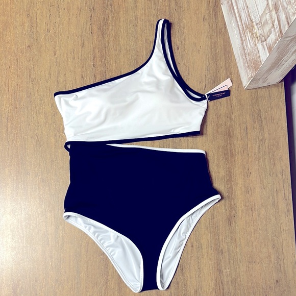 Victoria’s Secret nwt The Monokini one piece color block black white swim suit - Picture 3 of 10